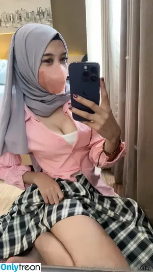 hijabisofiya / hijabisofia nude photo #0060