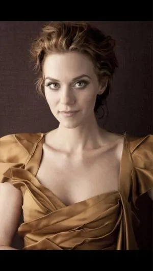 Hilarie Burton / hilarieburton фото голая #0003