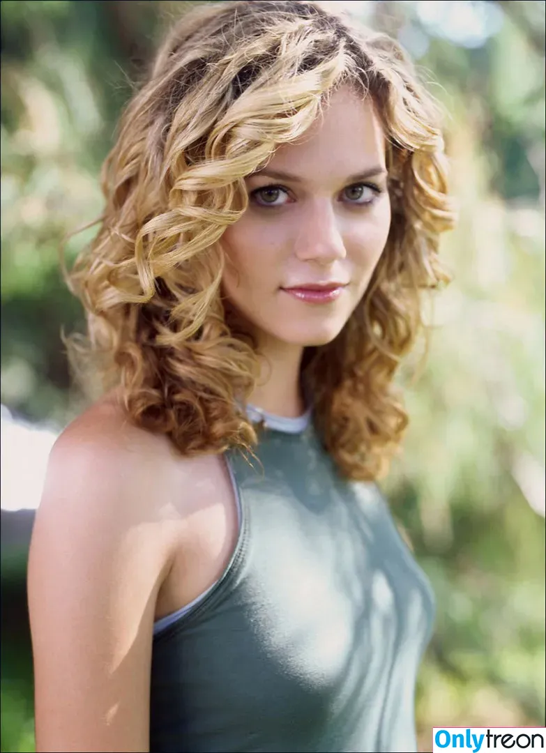 Hilarie Burton nude photo #0020 (hilarieburton)