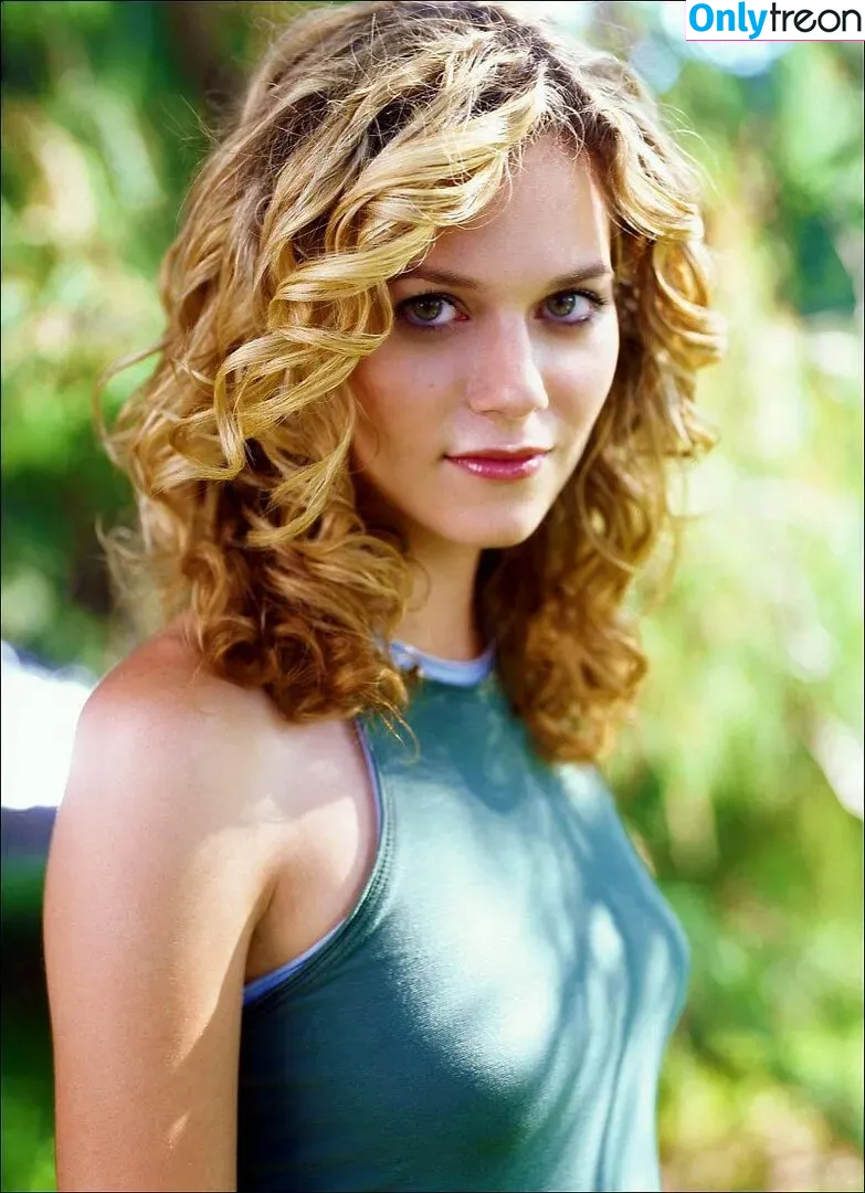 Hilarie Burton голая photo #0050 (hilarieburton)