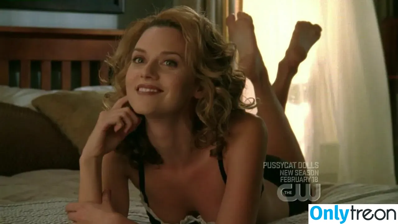 Hilarie Burton голая photo #0059 (hilarieburton)