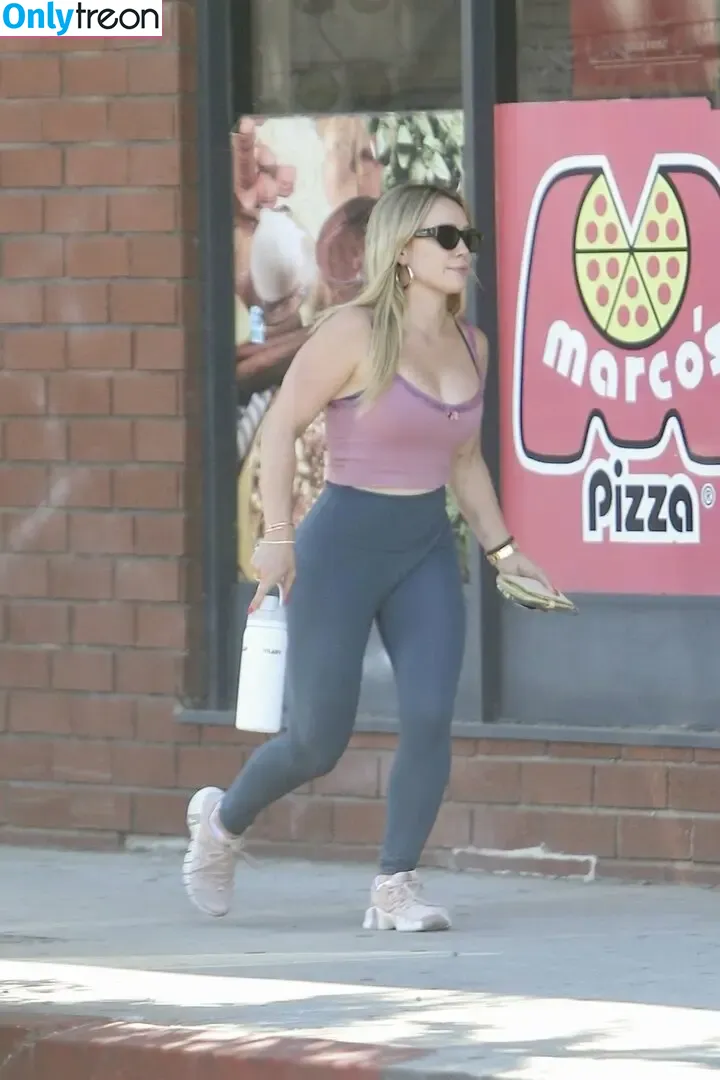 Hilary Duff голая photo #0897 (hilaryduff / kylanharv)