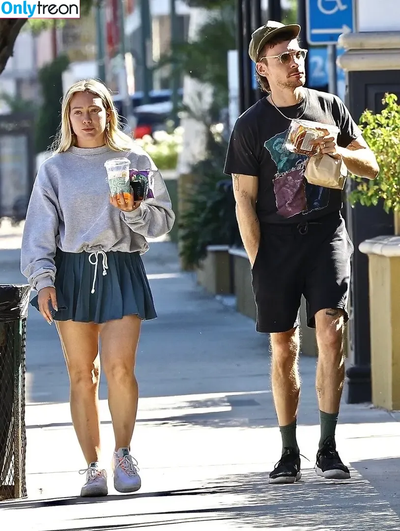 Hilary Duff голая photo #0944 (hilaryduff / kylanharv)