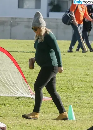 Hilary Duff / hilaryduff / kylanharv nude photo #1009