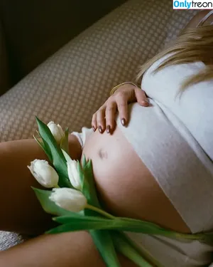 Hilary Duff / hilaryduff / kylanharv nude photo #1034