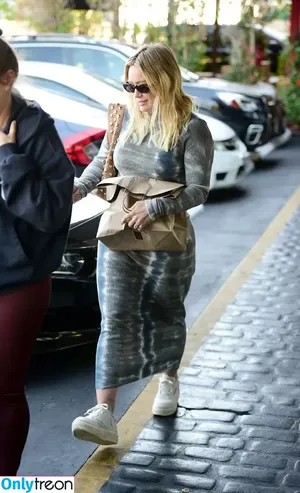 Hilary Duff / hilaryduff / kylanharv nude photo #1166