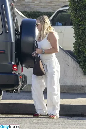 Hilary Duff / hilaryduff / kylanharv nude photo #1169