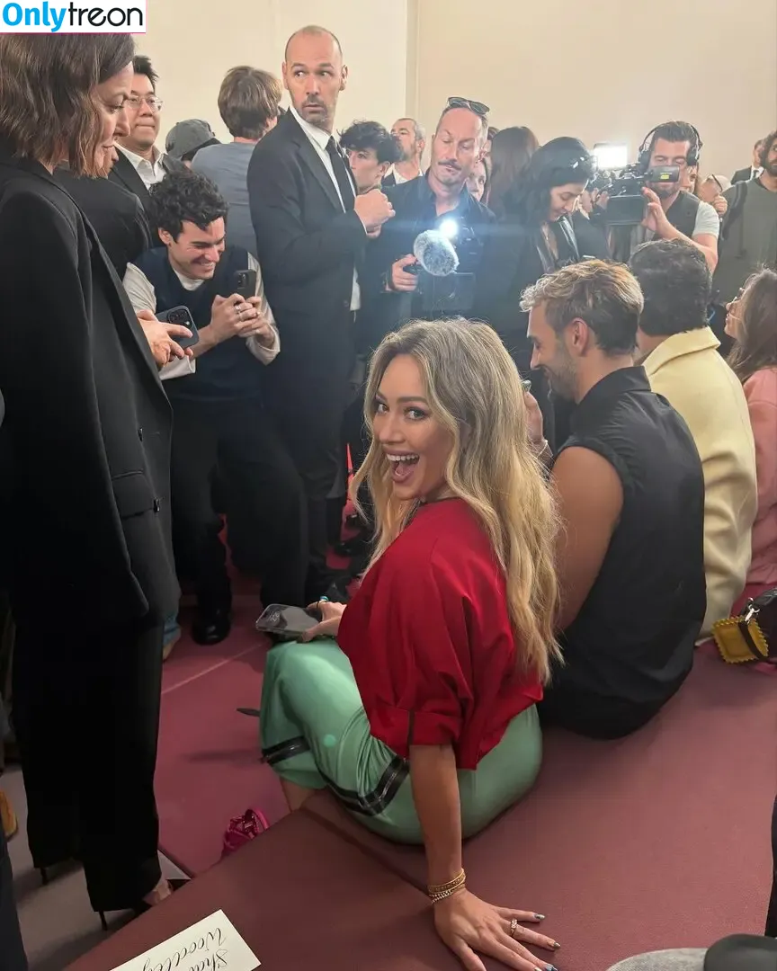 Hilary Duff голая photo #1341 (hilaryduff / kylanharv)