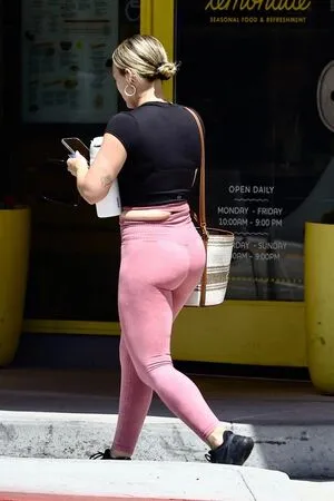 Hillary Duff / hilaryduff nude photo #0287