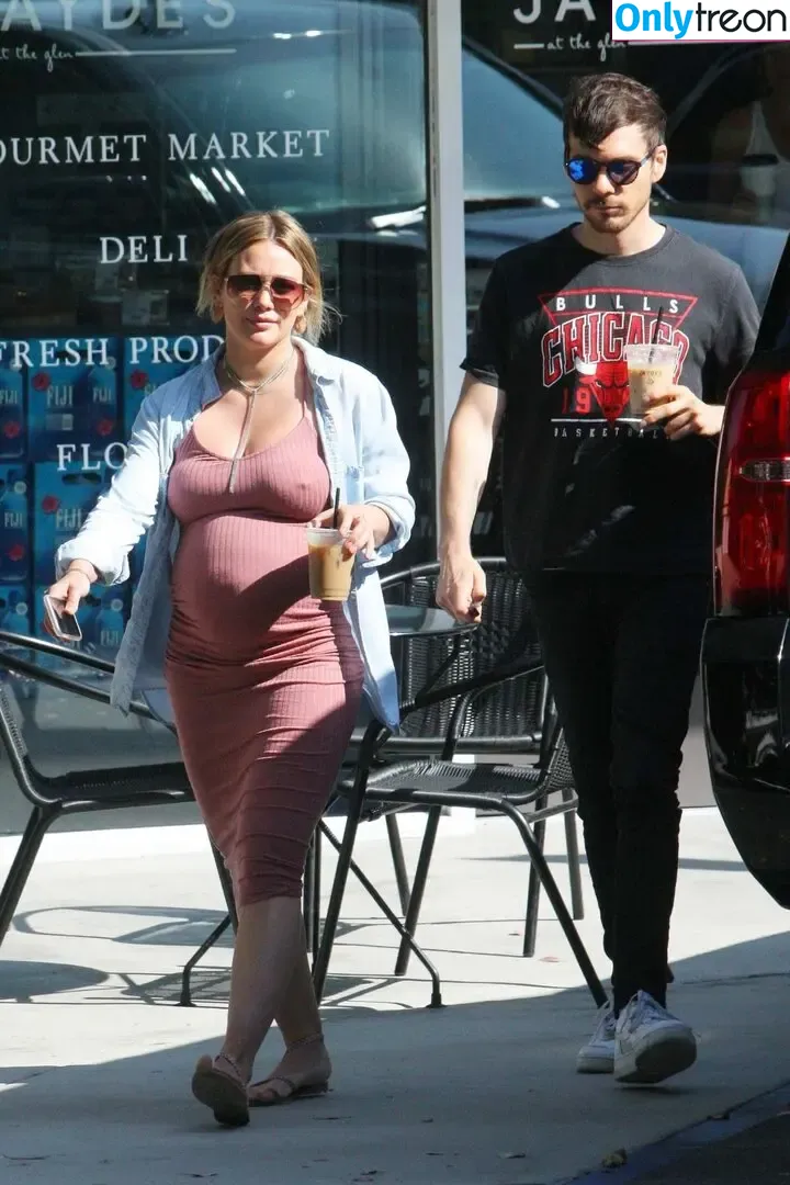 Hillary Duff голая photo #0686 (hilaryduff)