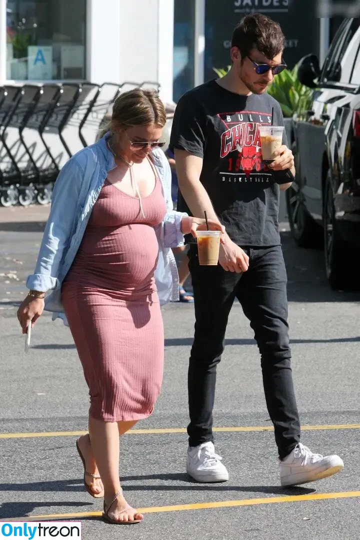 Hillary Duff голая photo #0688 (hilaryduff)