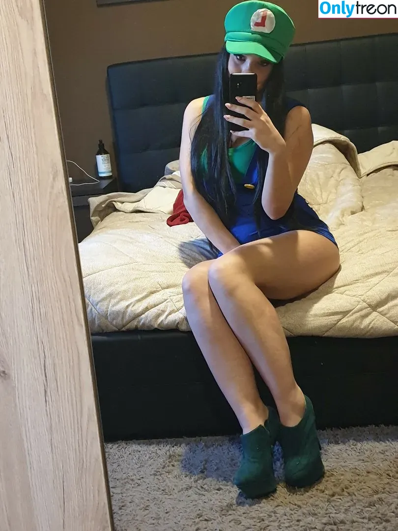 Himorta nude photo #0101 (Himorta)