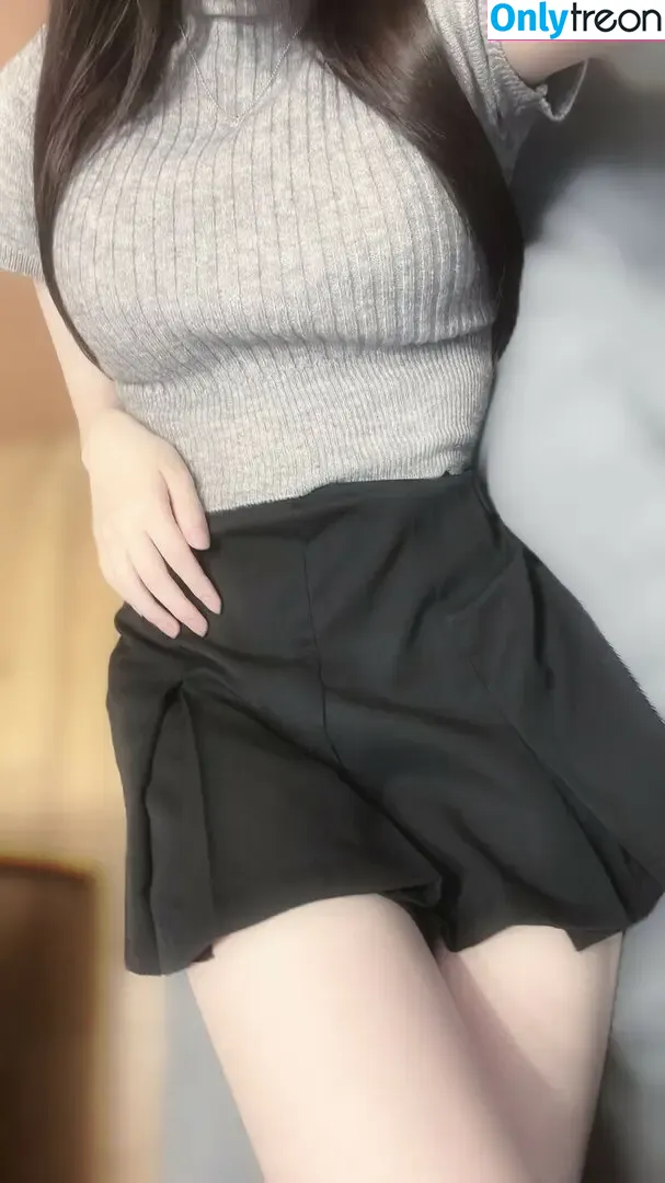hina_chomaru nude photo #0105 (d__u07 / futomomoqueen_)