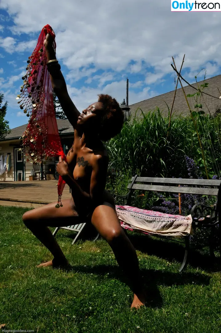HippieGoddess голая photo #0030 (hippie___goddess / hippiegoddess69)