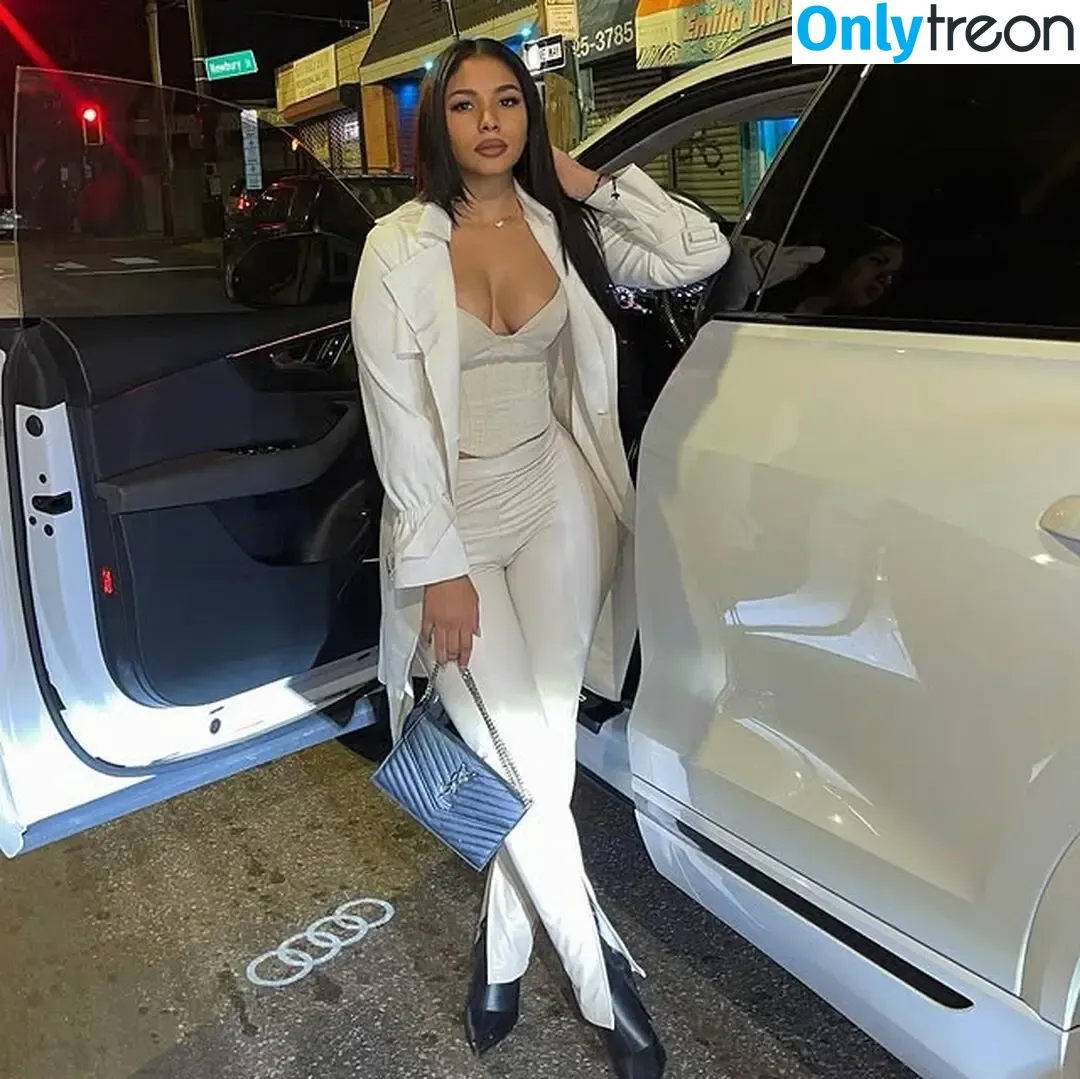 Hispanic голая photo #1108 (Latina Women / dianaMriveraa / dianamrivera_ / dianariveraa)