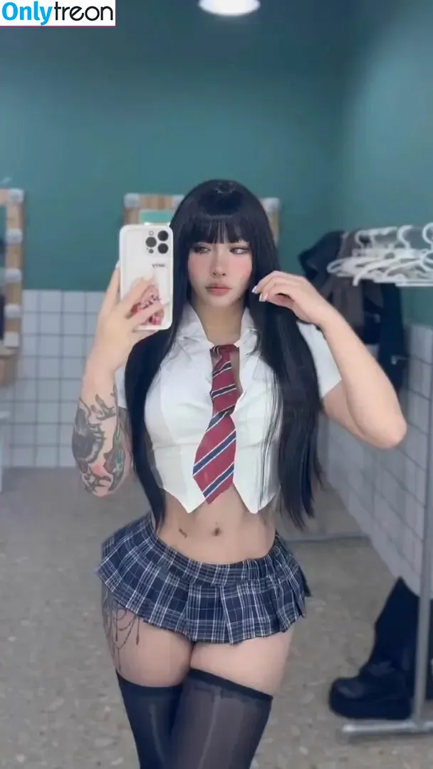 Hitomi Songyuxin nude photo #0856 (Lindsay78690789 / i_am_hitomi_1994 / songyuxinhitomi)