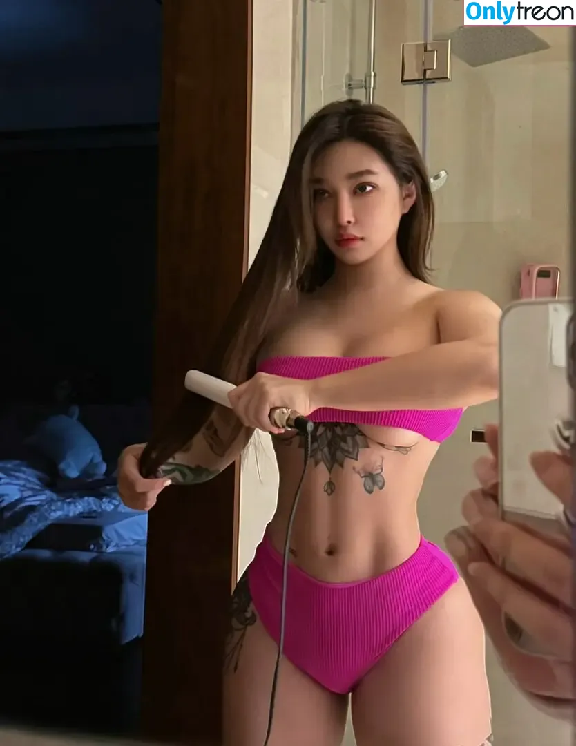 Hitomi Songyuxin nude photo #0916 (Lindsay78690789 / i_am_hitomi_1994 / songyuxinhitomi)