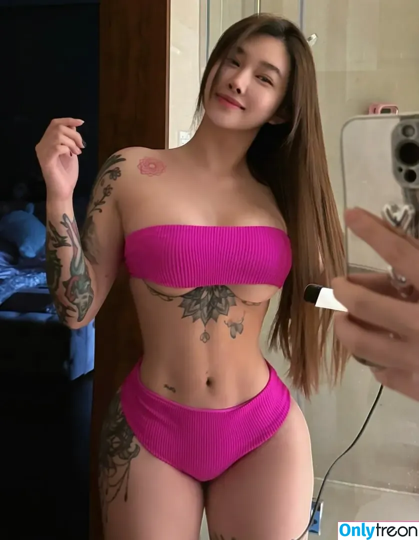 Hitomi Songyuxin nude photo #0923 (Lindsay78690789 / i_am_hitomi_1994 / songyuxinhitomi)