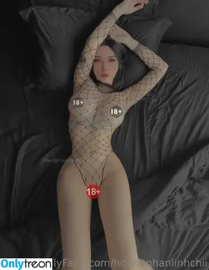 Hoàng Nhân Linh Chi / hoangnhanlinhchii nude photo #0075