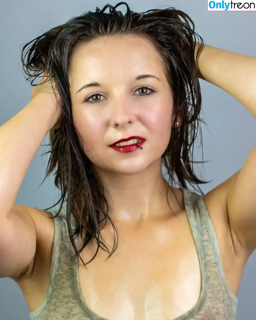 hobbymodel_owl nude photo #0004 (kinkylove95)