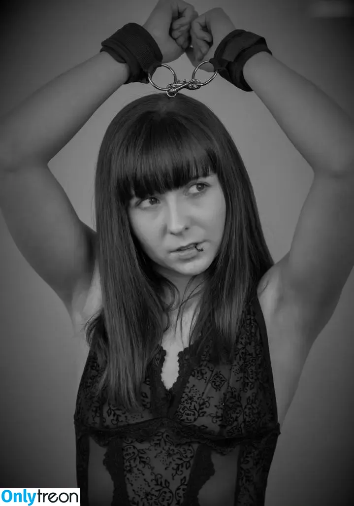 hobbymodel_owl nude photo #0044 (kinkylove95)