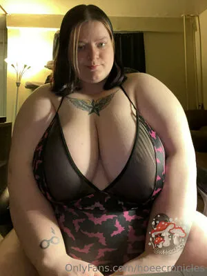 hoeecronicles / wikked_bby nude photo #0080