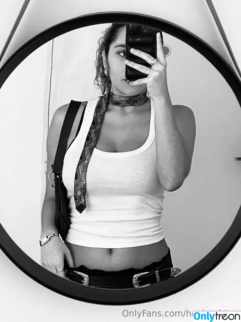 Hoelessbian nude photo #0133 (hopelessbian)