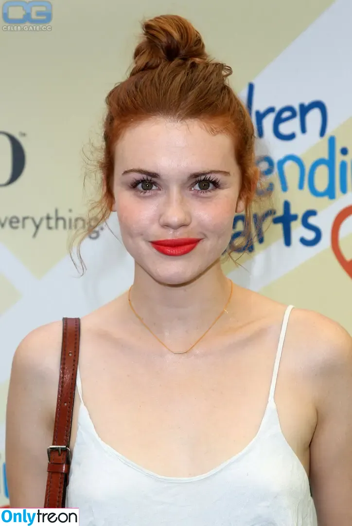 Holland Roden nude photo #0066 (hollandroden)