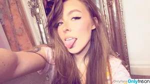 holliefyy / hollie.fy nude photo #0027