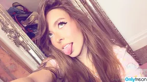 holliefyy / hollie.fy nude photo #0029