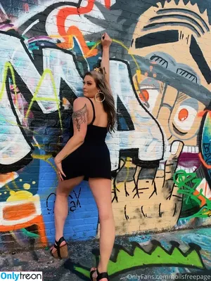 hollsfreepage / hollylouisefry nude photo #0033