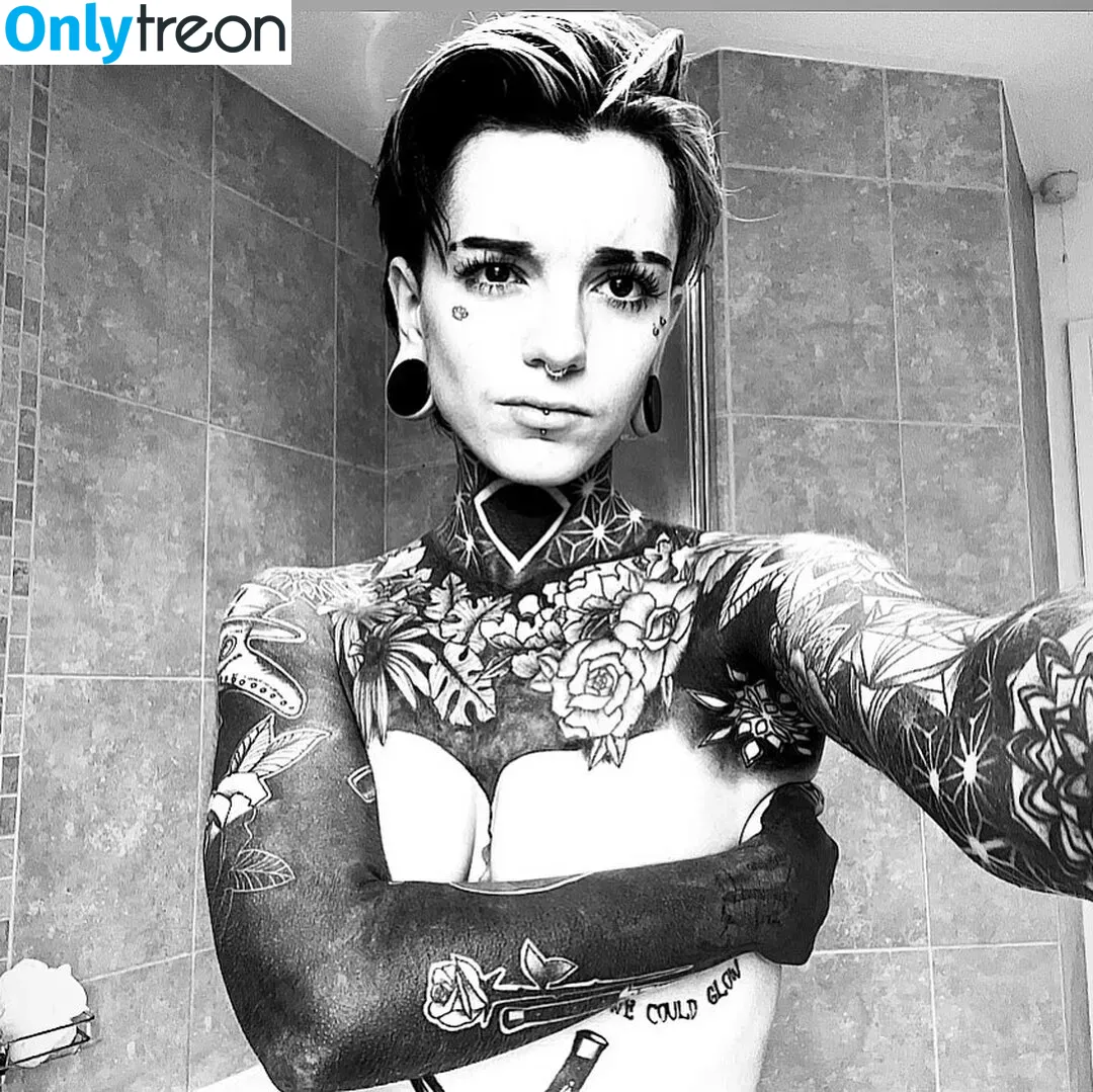 Holly Broome Inked голая photo #0001 (holly_inked)