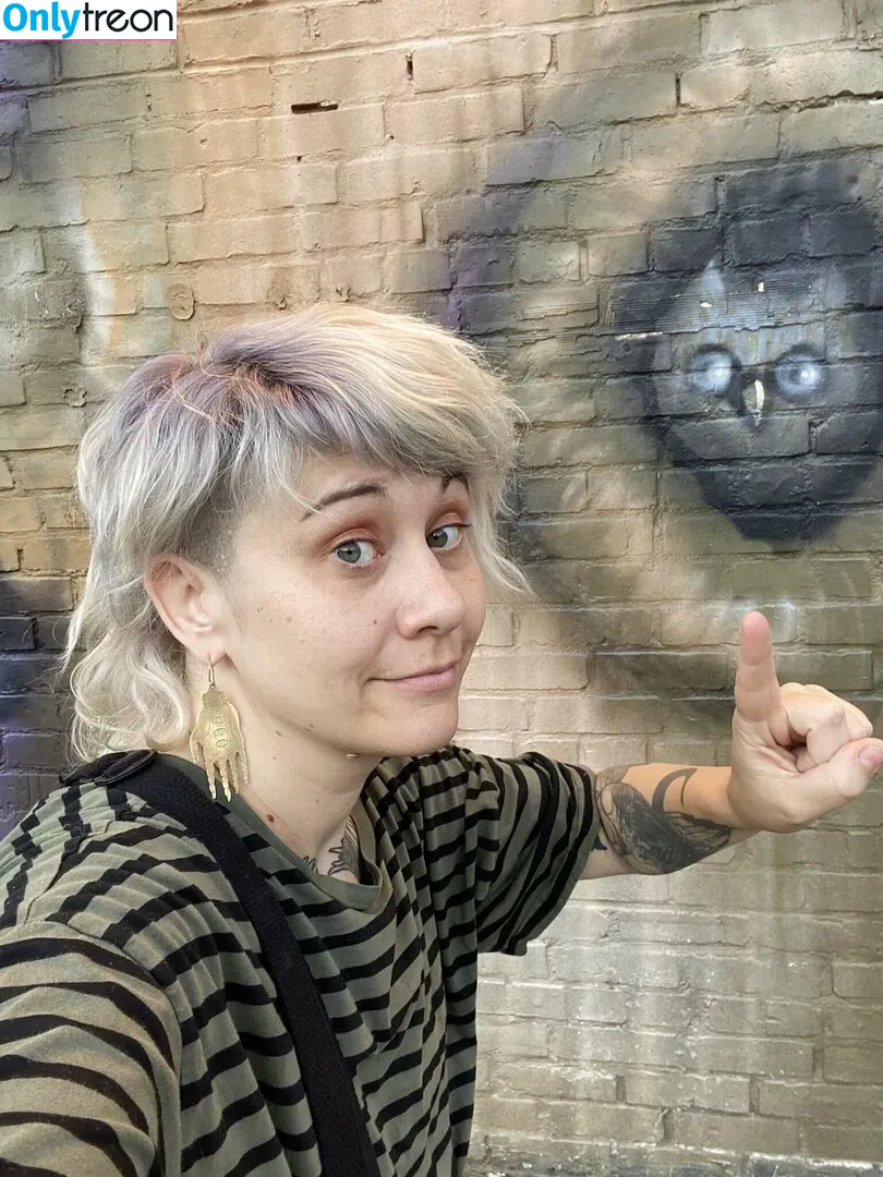 Holly Conrad голая photo #0042 (HollyConrad / commanderholly)