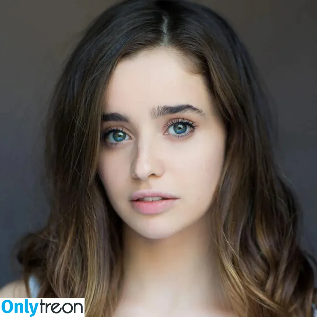 Holly Earl nude photo #0035 (earlisthename / hollyearl__)