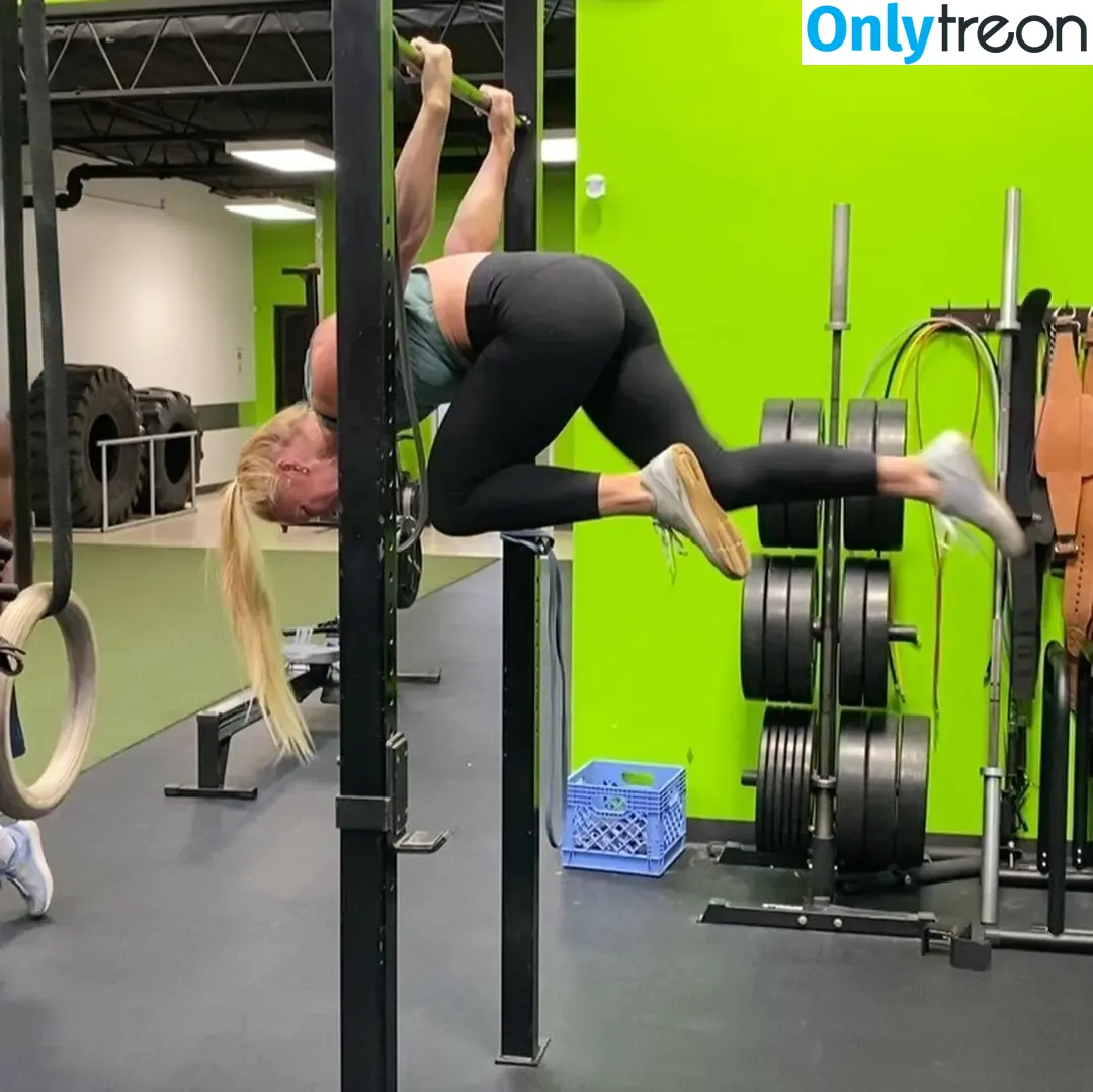 Holly Holm nude photo #0182 (951825052 / hollyholm)