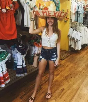 Holly Taylor / actress / holly_taylor / hollytaylor97 / lilydarling фото голая #0023