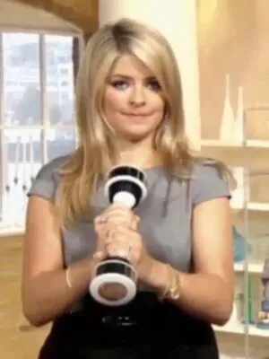 Holly Willoughby / hollywilloughby фото голая #0143