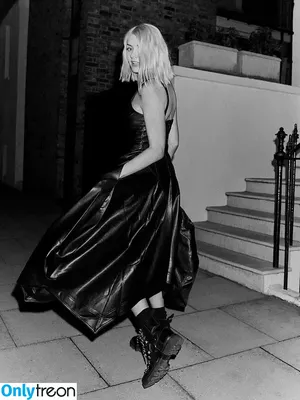 Holly Willoughby / hollywilloughby фото голая #0513