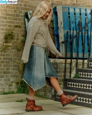 Holly Willoughby / hollywilloughby фото голая #0518