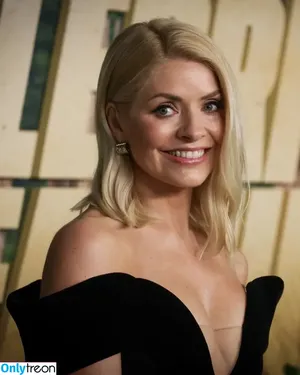 Holly Willoughby / hollywilloughby фото голая #0546