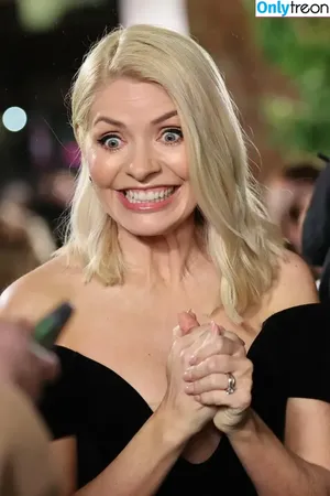 Holly Willoughby / hollywilloughby фото голая #0580