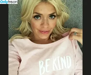 Holly Willoughby / hollywilloughby фото голая #0629