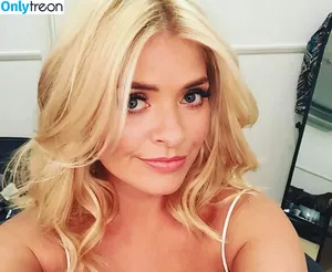 Holly Willoughby / hollywilloughby фото голая #0636