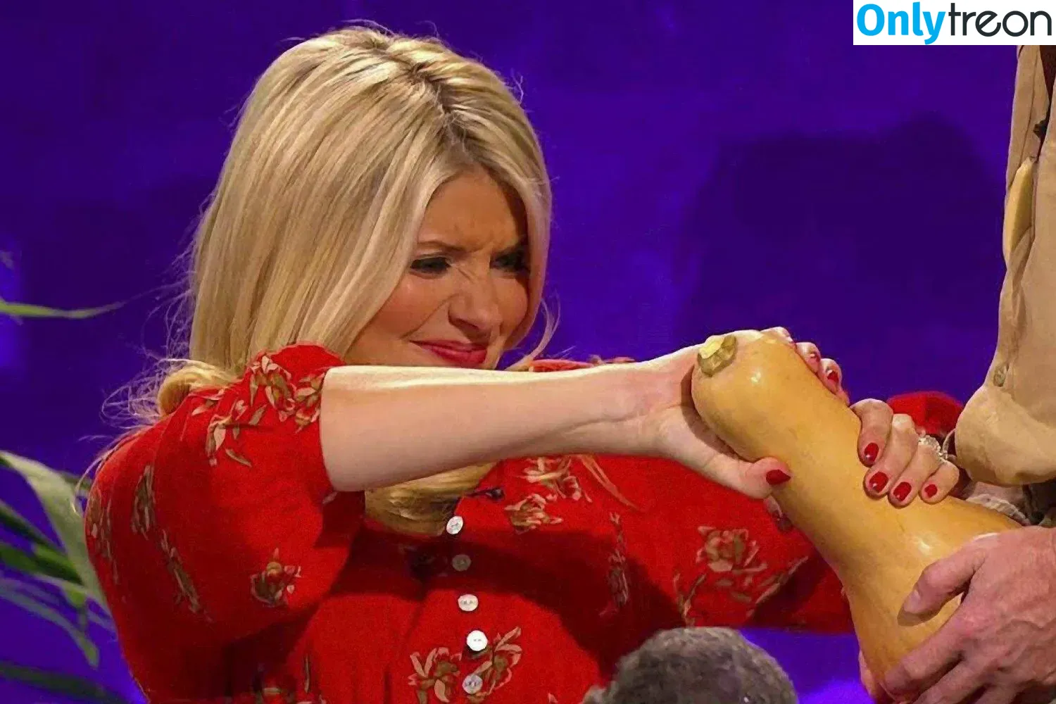 Holly Willoughby голая photo #0167 (hollywilloughby)