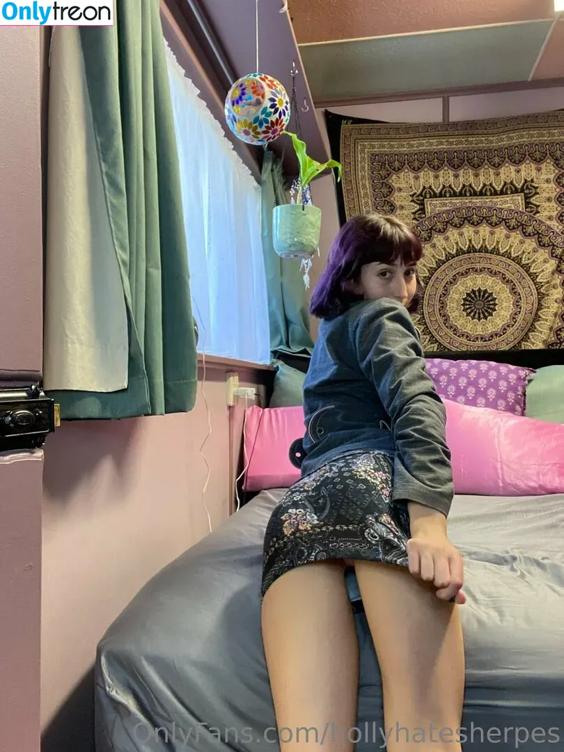 hollyhatesherpes nude photo #0052 (strawbbyshortcake)