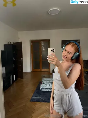 hollymollyxo / hollymolloyxo nude photo #0340