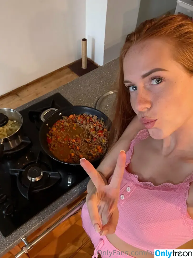 hollymollyxo nude photo #0153 (hollymolloyxo)