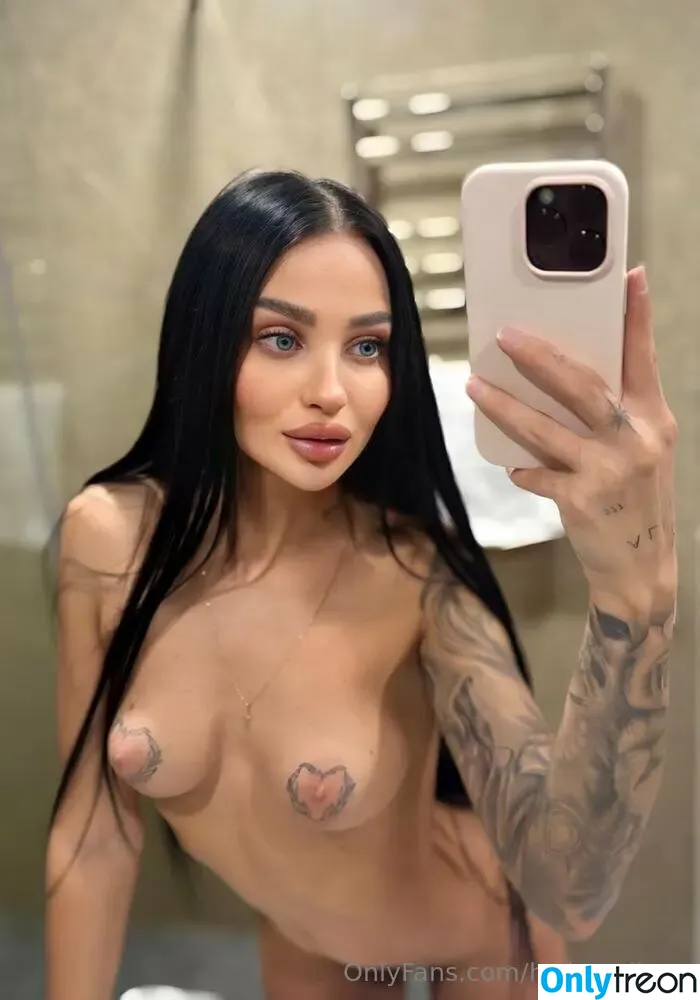 hollymollyxo голая photo #0272 (hollymolloyxo)