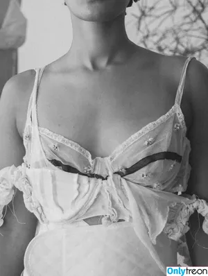 Honnete Bas / honnetebas nude photo #0099