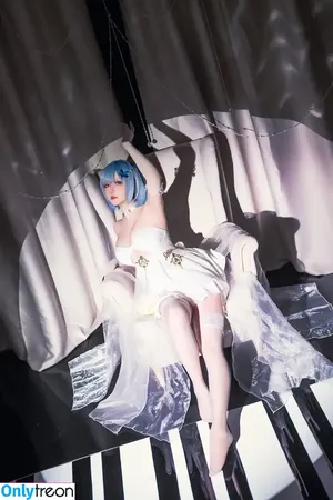 Hoshilily / hoshilily1 / hoshilily_cos / 星之迟迟 nude photo #1940
